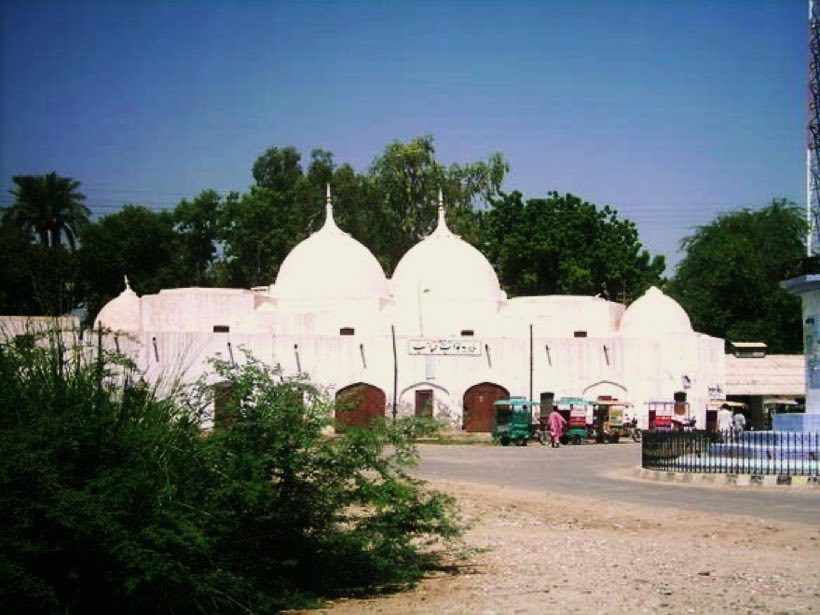 Dera Nawab Sahib railway station